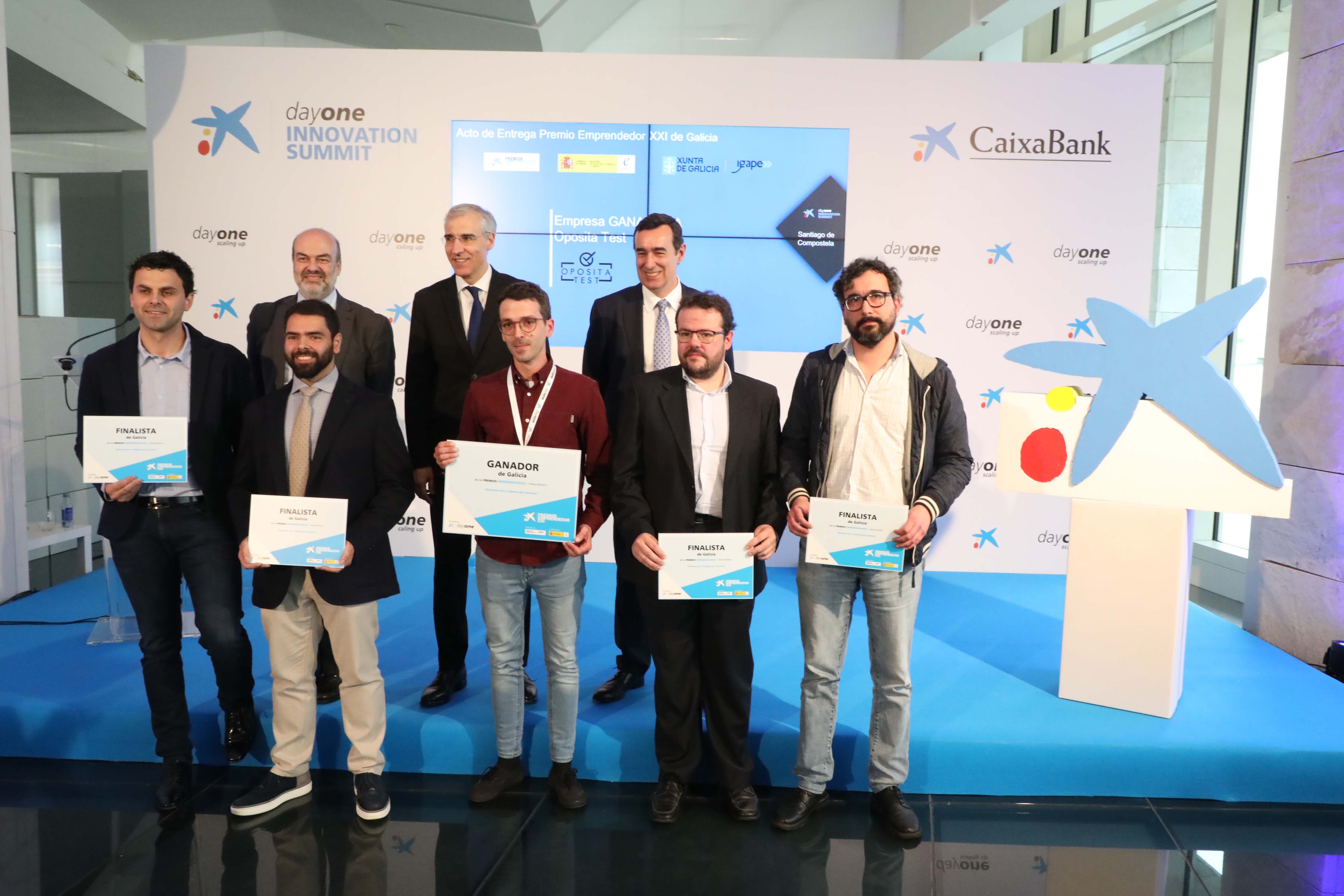 La empresa OpositaTest gana los Premios EmprendedorXXI en Galicia